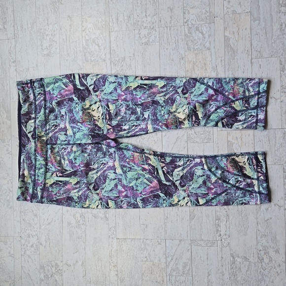 lululemon athletica Pants - Lululemon Capri Leggings Woman's Size 8 Medium